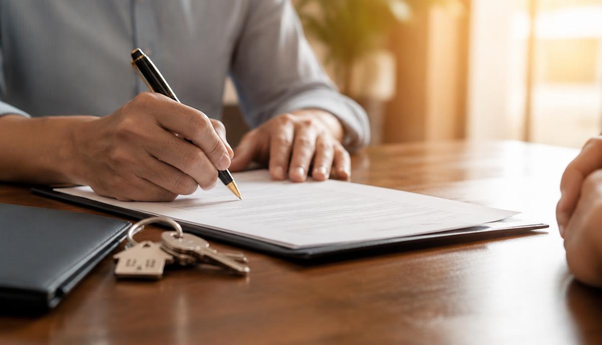 Who Pays Closing Costs When You Sell to a Cash Buyer?